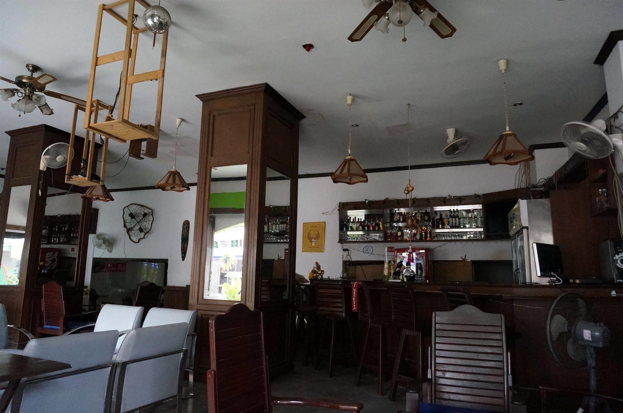 Sand Inn Hotel Хуа Хин Екстериор снимка