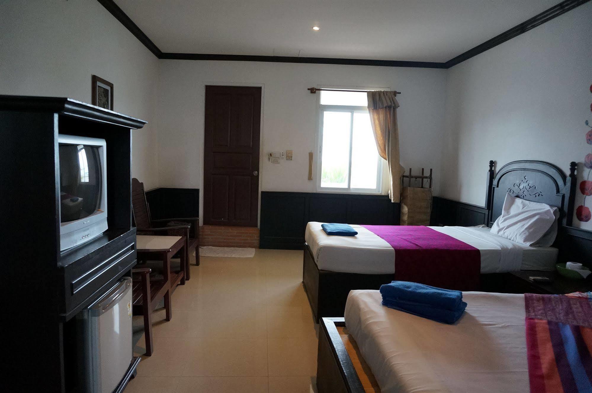 Sand Inn Hotel Хуа Хин Екстериор снимка